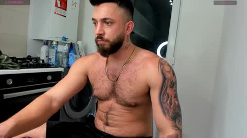 Snapshot of lovermike_ chatting on December 17, 9:49 pm Mike online show from December 17, 9:49 pm