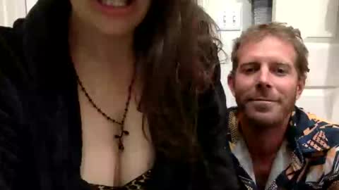 Snapshot of loversrus1 chatting on December 21, 9:38 am sexyravers online show from December 21, 9:38 am