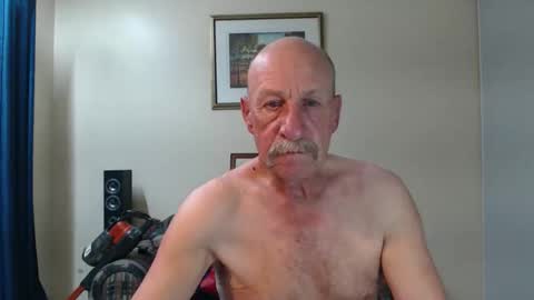 Snapshot of lovesblackazz chatting on November 3, 8:26 am Lovesblackazz online show from November 3, 8:26 am