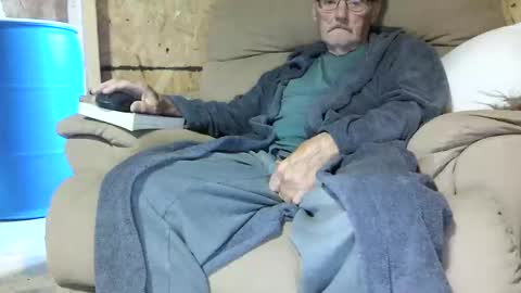 just here to have fun and cum online show from November 5, 12:16 pm