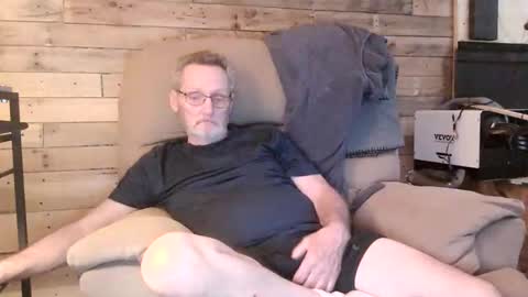 just here to have fun and cum online show from April 3, 10:08 pm