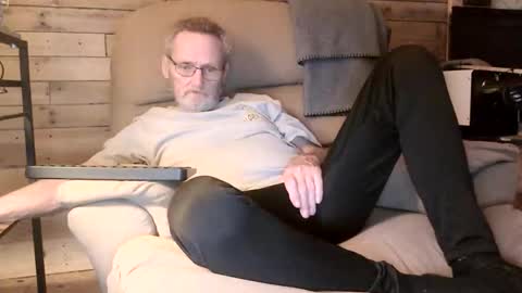 just here to have fun and cum online show from April 6, 11:38 pm