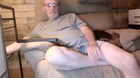 just here to have fun and cum online show from April 14, 1:22 am