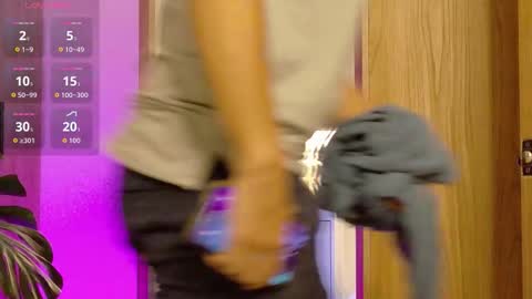 Snapshot of loveskingdom chatting on February 13, 2:13 pm LovesKingdom online show from February 13, 2:13 pm