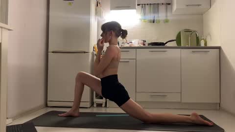 lovesstation online show from January 18, 5:26 pm