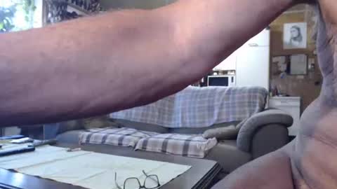 Snapshot of lovetobenaked10 chatting on September 20, 9:43 am aaron online show from September 20, 9:43 am