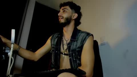 lovexjuxn77 online show from February 24, 7:12 pm