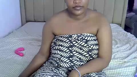 Snapshot of loveydivah chatting on February 19, 10:55 am loveydivah online show from February 19, 10:55 am