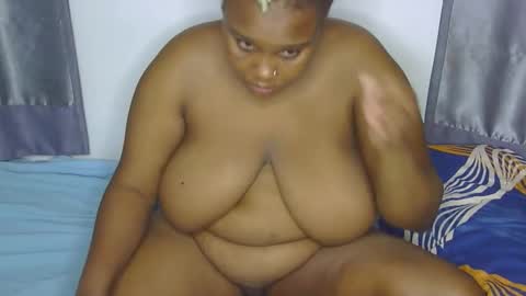 Snapshot of loveytiana chatting on March 3, 2:39 am loveytiana online show from March 3, 2:39 am