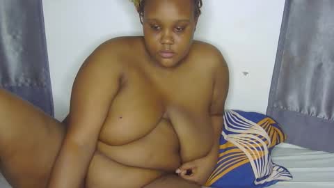 Snapshot of loveytiana chatting on March 8, 3:21 am loveytiana online show from March 8, 3:21 am