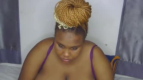 Snapshot of loveytiana chatting on March 8, 5:28 pm loveytiana online show from March 8, 5:28 pm