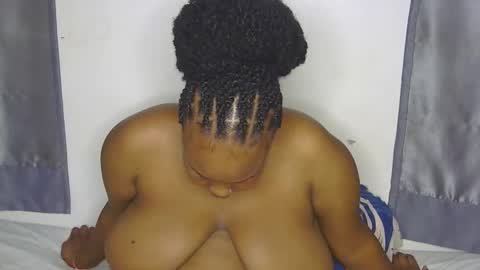 Snapshot of loveytiana chatting on March 10, 2:22 pm loveytiana online show from March 10, 2:22 pm