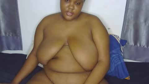 Snapshot of loveytiana chatting on March 21, 7:02 am loveytiana online show from March 21, 7:02 am