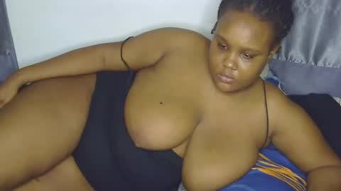 Snapshot of loveytiana chatting on March 28, 2:00 am loveytiana online show from March 28, 2:00 am