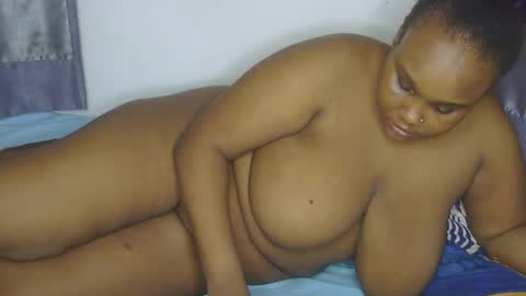 Snapshot of loveytiana chatting on April 3, 5:27 am loveytiana online show from April 3, 5:27 am