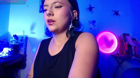 loving_alma online show from November 6, 4:13 am