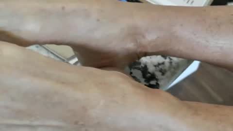 lovingcouple1969 online show from March 11, 1:06 pm