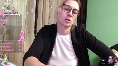 Antonia online show from December 4, 10:24 am