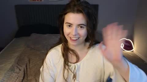 Snapshot of lovingwhisperr chatting on February 20, 6:26 am Erika online show from February 20, 6:26 am