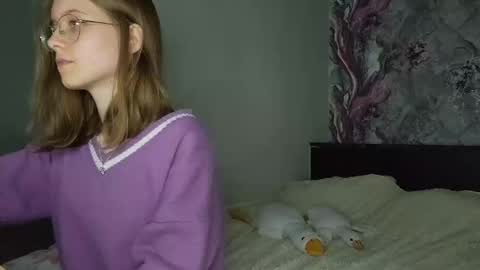 Snapshot of lowress chatting on March 5, 11:28 am Karmell online show from March 5, 11:28 am