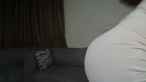 loyalcutie online show from March 19, 4:38 am