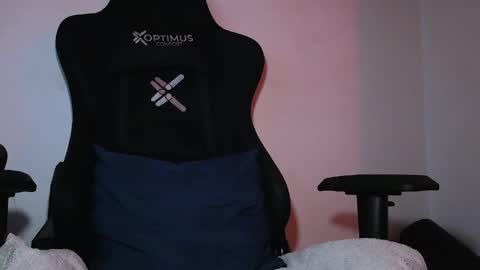   online show from May 7, 2:44 pm