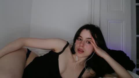 luana online show from April 13, 9:31 pm