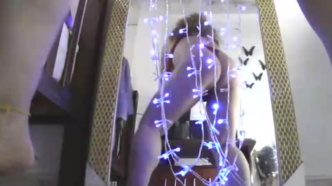 Snapshot of luanna837 chatting on December 23, 8:57 pm luanna837 online show from December 23, 8:57 pm