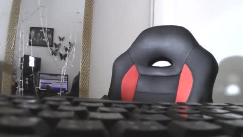 Snapshot of luanna837 chatting on January 12, 4:50 pm luanna837 online show from January 12, 4:50 pm