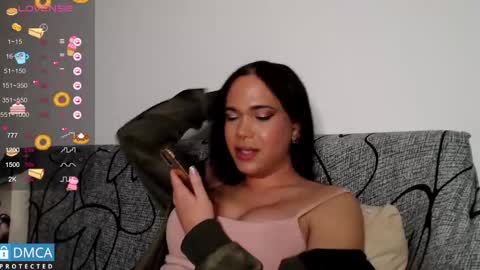 Snapshot of luara_ chatting on February 25, 6:53 pm luara_ online show from February 25, 6:53 pm