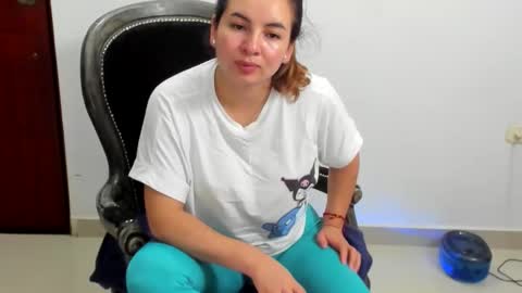 luara__01__lecat_1 online show from December 22, 1:24 am