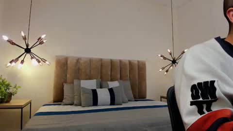 luca_morettii online show from September 23, 12:19 pm