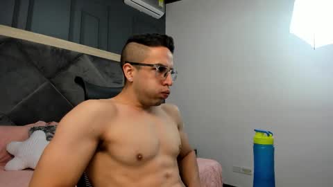 luca_morettii online show from November 28, 1:14 pm