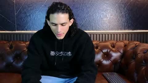 lucaalessi online show from April 15, 1:51 pm