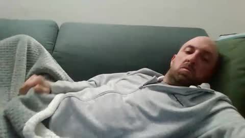 Snapshot of lucabeech88 chatting on April 2, 6:38 pm Luca online show from April 2, 6:38 pm