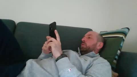 Snapshot of lucabeech88 chatting on April 5, 8:11 am Luca online show from April 5, 8:11 am
