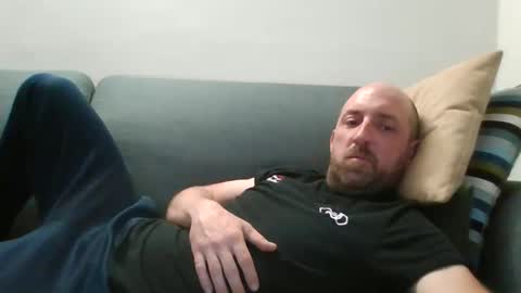 Snapshot of lucabeech88 chatting on April 19, 6:54 pm Luca online show from April 19, 6:54 pm