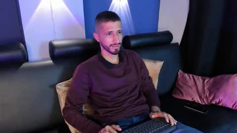 Lucas online show from February 4, 3:01 am