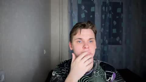 Snapshot of lucas_dany chatting on December 9, 2:13 am Lucas Gill online show from December 9, 2:13 am