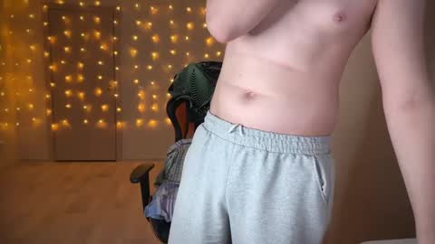 Snapshot of lucas_dany chatting on January 10, 8:37 pm Lucas Gill online show from January 10, 8:37 pm