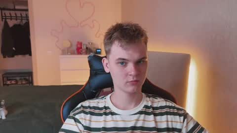 Snapshot of lucas_dany chatting on September 15, 2:33 am Lucas Gill online show from September 15, 2:33 am