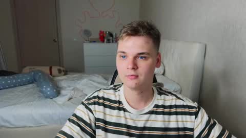 Snapshot of lucas_dany chatting on November 21, 3:38 am Lucas Gill online show from November 21, 3:38 am