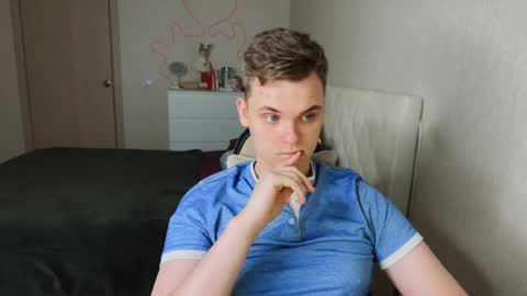 Snapshot of lucas_dany chatting on November 25, 4:34 am Lucas Gill online show from November 25, 4:34 am