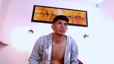 Snapshot of lucas_dream chatting on June 6, 12:10 pm lucas_dream online show from June 6, 12:10 pm