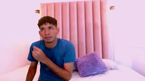 Snapshot of lucas_dream chatting on June 7, 1:26 pm lucas_dream online show from June 7, 1:26 pm