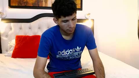 Snapshot of lucas_dream chatting on July 9, 11:36 am lucas_dream online show from July 9, 11:36 am