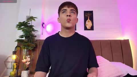 Snapshot of lucas_lovee chatting on February 19, 2:51 am Lucas lovee online show from February 19, 2:51 am