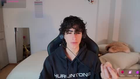 lucas_xo online show from February 26, 10:20 pm