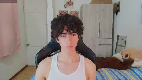 lucas_xo online show from March 25, 4:40 am