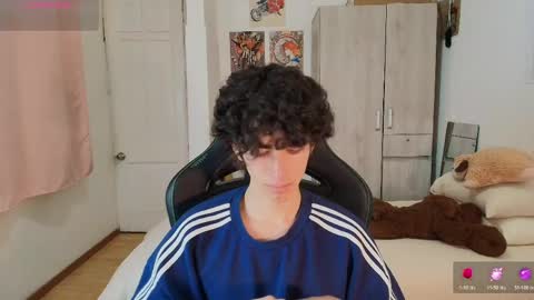 Snapshot of lucas_xo chatting on April 20, 12:46 am lucas_xo online show from April 20, 12:46 am